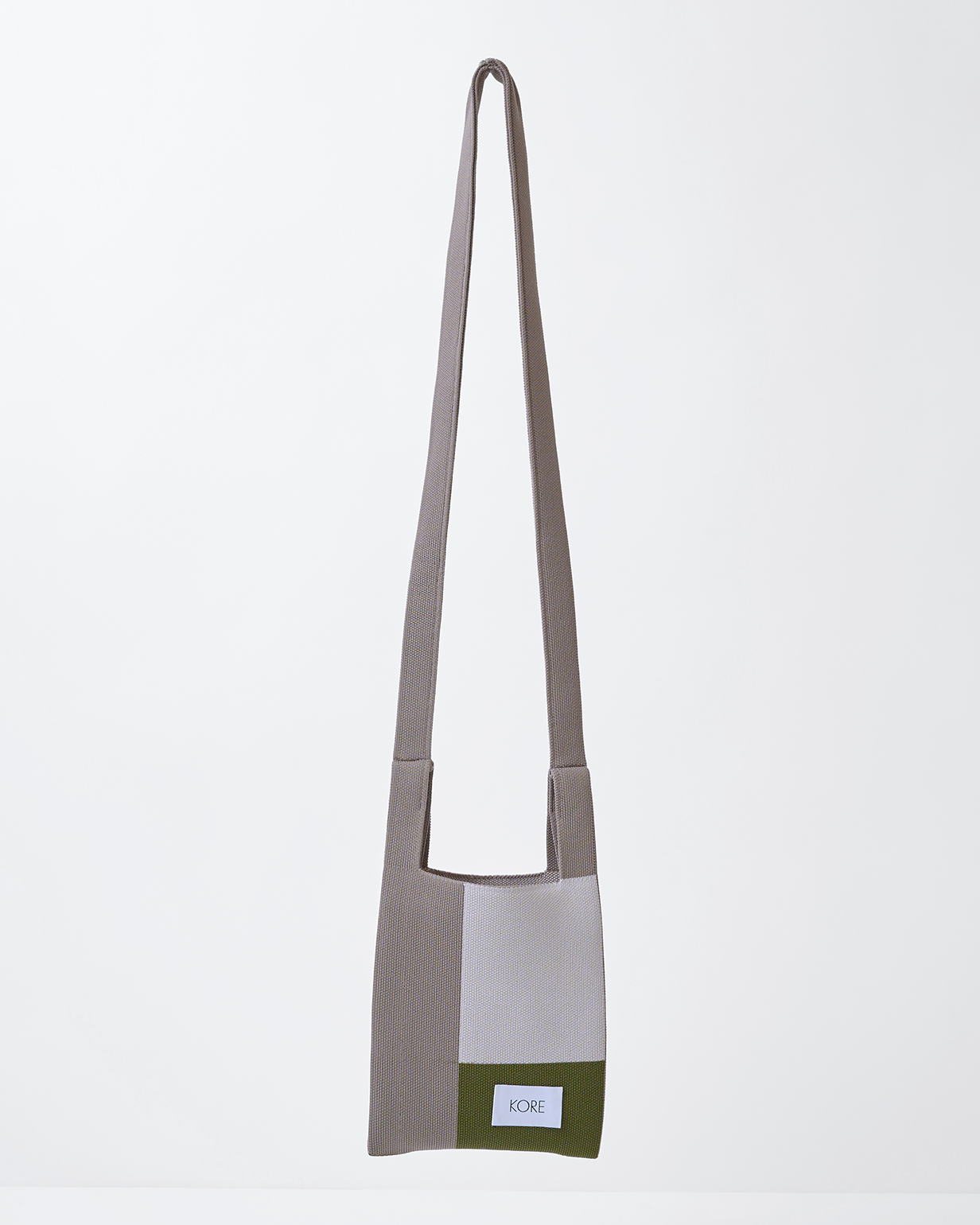 Square S in Earth Brown Block 再生ポリエステルを使用した純国産