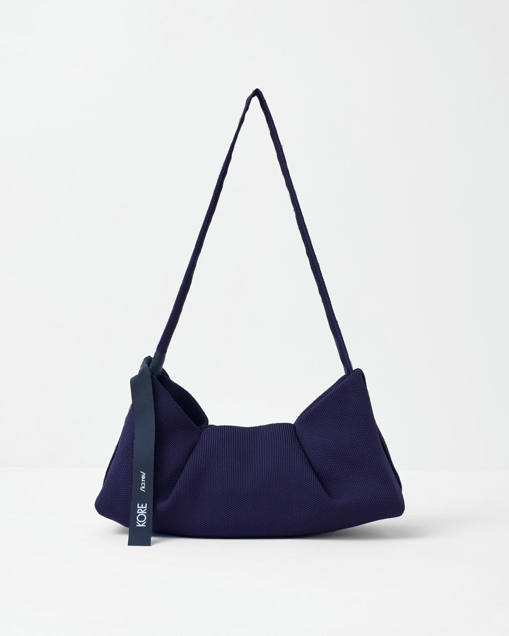 Dumpling in Navy Blue 再生ポリエステルを使用した純国産ニットバッグ